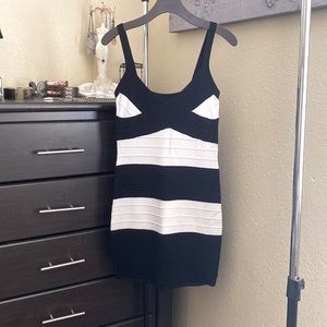 Guess Black/White Knit Dress Size Large